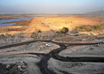 विमानतळाच्या कामांमुळे वहाळ ग्रामस्थांमध्ये भीती