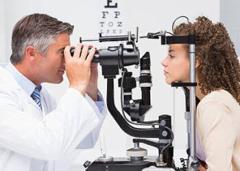 पुगाव येथे नेत्र तपासणी शिबीर