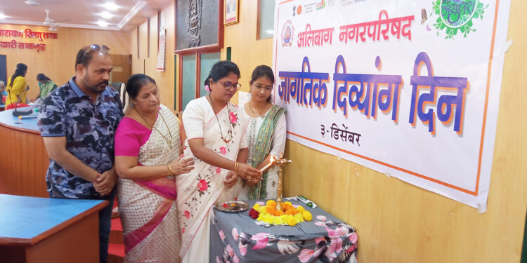 दिव्यांगांच्या मागण्यांसाठी शासनाकडे पाठपुरावा करु