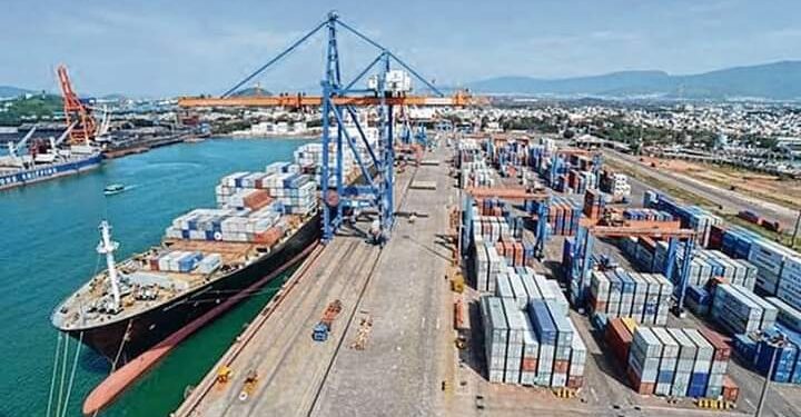 जेएनपीए बंदरात काळ्या तेलाच्या कामाआडून तस्करी