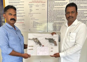 धक्कादायक; दोन गावठी पिस्तुल व चार काडतुस जप्त