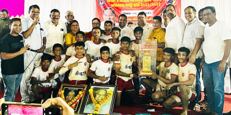 ओंकार वेश्वी संघाला दुहेरी मुकूट