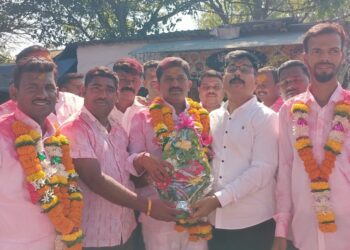 चावणी ग्रामपंचायतच्या सरपंचपदी शेकापचे बाळासाहेब आखाडे विजयी