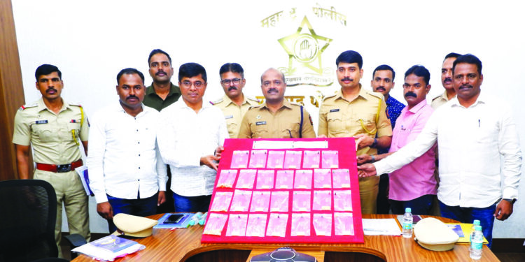 फुडमॉल पार्कींगमधून झालेल्या सोन्याची चोरी उघडकीस