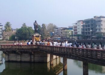 महाड क्रांतीभूमीत महामानवाला अभिवादन