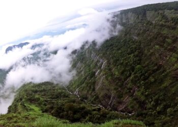 पर्यटकांना खुणावतोय अलेक्झांडर पॉईंट