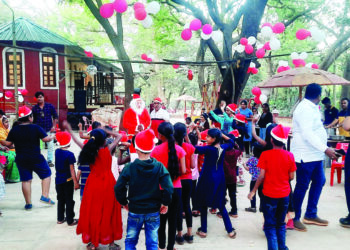 माथेरानमध्ये ख्रिसमसची धूम; पर्यटकांची गर्दी