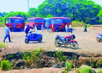 पाली बस स्थानक समस्यांच्या गर्तेत