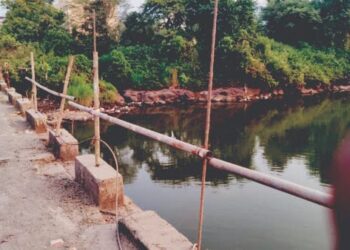 अंबा नदी पुलाचे मृत्यूमुख उघडे