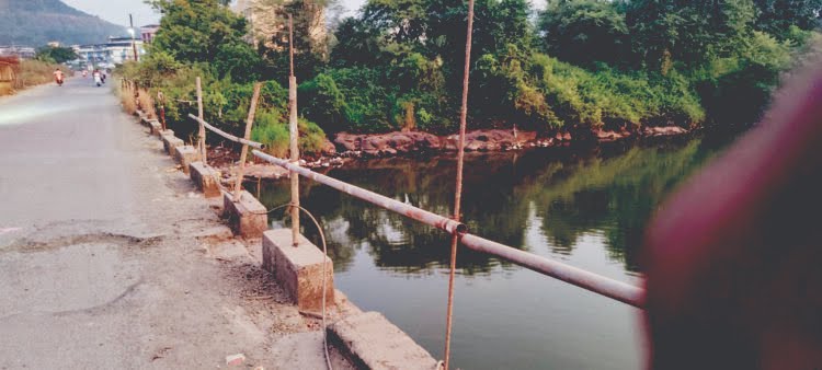 अंबा नदी पुलाचे मृत्यूमुख उघडे