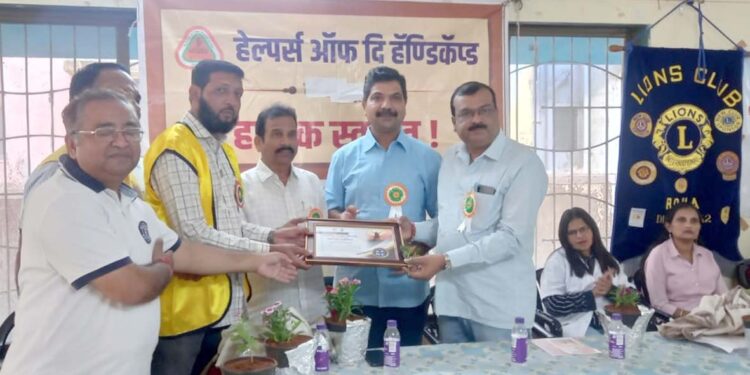 १०० दिव्यांगांना श्रवणयंत्र वाटप