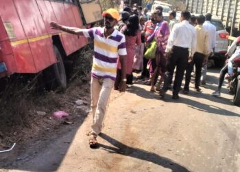 म्हसळा येथे एसटी-कारचा अपघात
