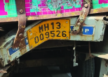 सिमेंटचा ट्रक उलटला चालक जागीच ठार