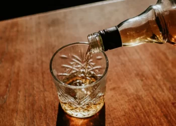 दोन रुपयांत प्या मनसोक्त दारु