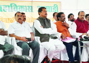 महापुरुषांचा अवमान, सीमाप्रश्‍नांवर सरकारला घेरणार