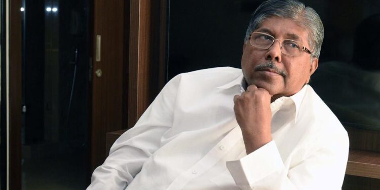 फुले-आंबेडकर, कर्मवीर यांनी शाळांसाठी भीक मागितली