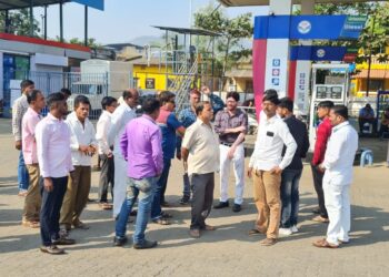 सीएनजी पंपाविरुद्ध मोर्चा