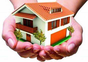 मावळत्या वर्षाने दिला लाखोंना निवारा