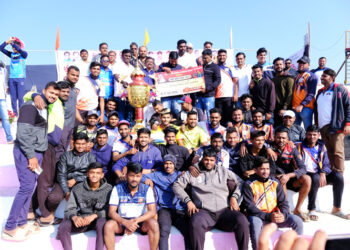 खानाव नाईट क्रिकेट स्पर्धेत नव्या क्वीन एन्जल विजयी