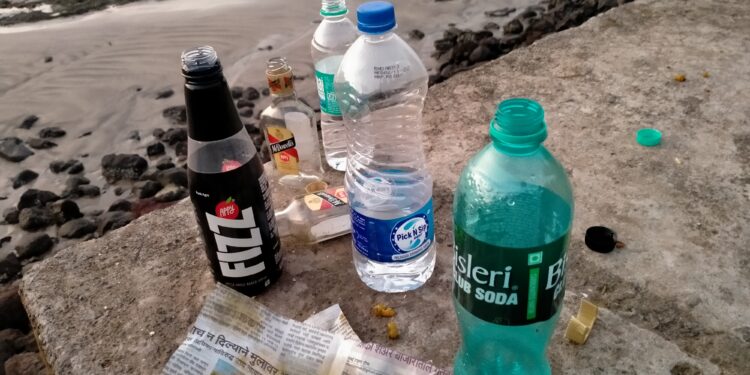 मुरूड खोराबंदर तळीरामांचा अड्डाच