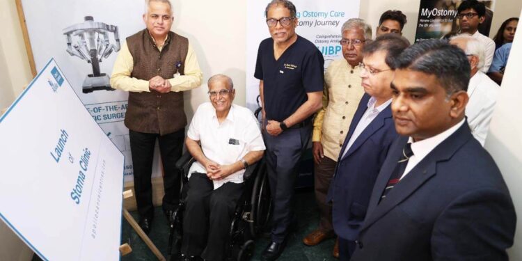 कोलोरेक्टल कर्करोगाच्या रुग्णांच्या मदतीसाठी 24 तास मोफत हेल्पलाइन