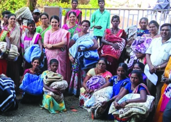 थंडीत कुडकुडणार्‍या गरजूंना दिली मायेची ऊब