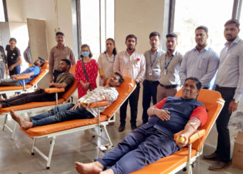 सुप्रिया पाटील, चित्रलेखा पाटील यांच्या वाढदिवसा निमित्त पीएनपीत रक्तदान शिबिर संपन्न