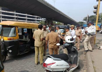 रिक्षा चालकांविरोधात कारवाईचा बडगा