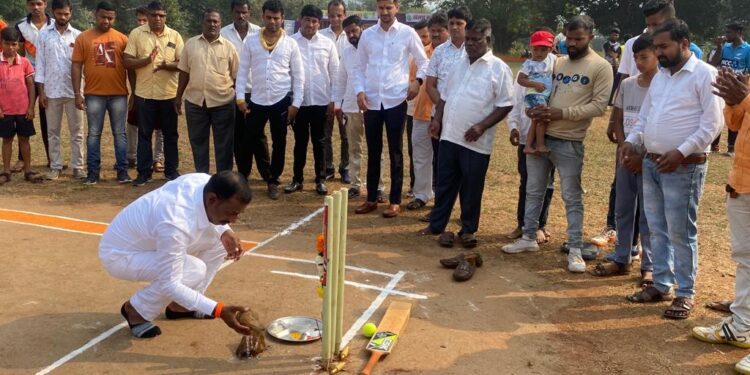 सावळे येथे क्रिकेट स्पर्धा