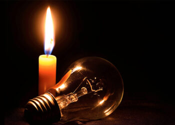 चौधरवाडी चार दिवस अंधारात