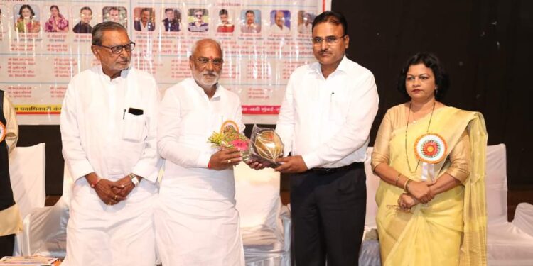 प्रा.डॉ. अनिल बांगर यांना समाज भूषण पुरस्कार