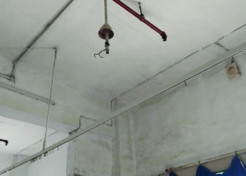 रुग्णाच्या डोक्यात पडला पंखा