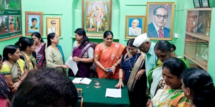 रस्त्याचे काम तात्काळ करा