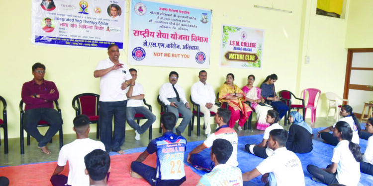 योग, सकस आहार आरोग्यसंपन्न जीवनाची गुरुकिल्ली: गौतम लेव्हा