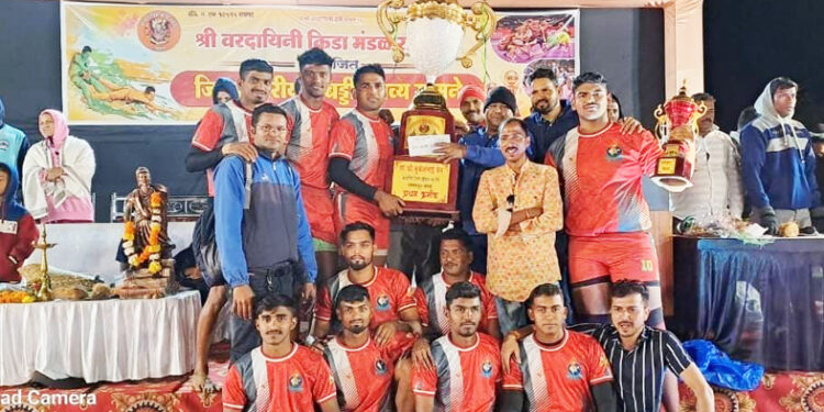 राबगाव कबड्डी स्पर्धेत नवयुवक खिडकी प्रथम