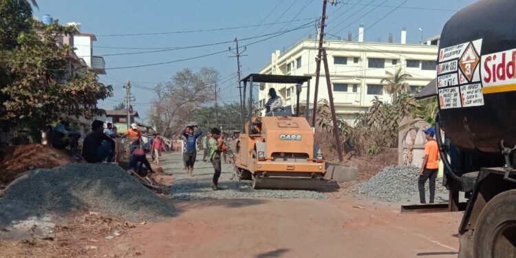 श्रीवर्धन मधील रस्ते दुरूस्तीच्या मार्गावर