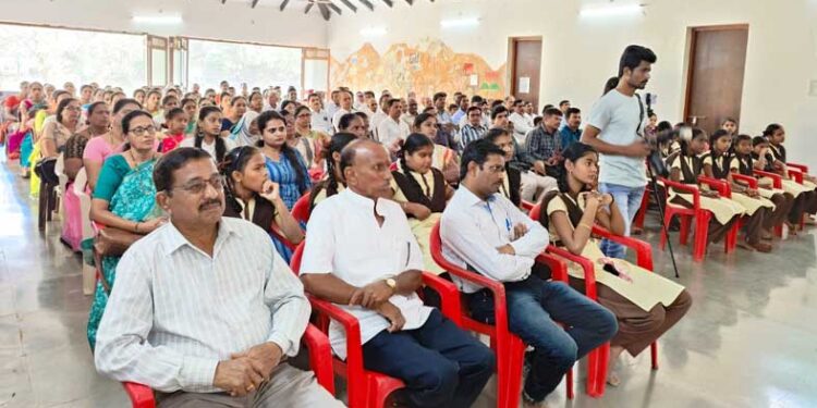 उष:काल फाऊंडेशनचा सन्मान सोहळा