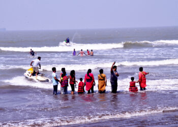 पर्यटकांनी आततायीपणा टाळावा तरच समुद्रकिनारे सुरक्षित राहतील
