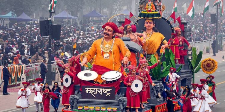 साडेतीन शक्तिपीठ चित्ररथाला दुसरा क्रमांक