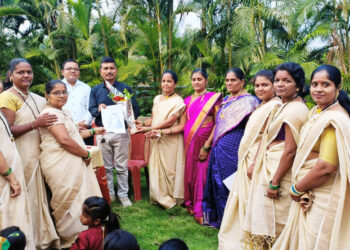 खांडपे विद्यार्थांचा सत्कार