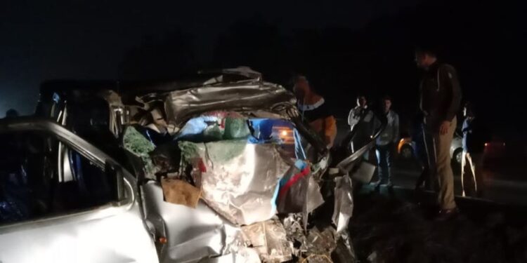 माणगावजवळ मुंबई-गोवा राष्ट्रीय महामार्गावर गुरुवारी पहाटे भीषण अपघात