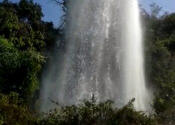 चिरनेरमध्ये लाखो लिटर पाणी वाया