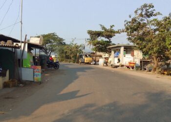 गतिरोधक बसविण्याची मागणी