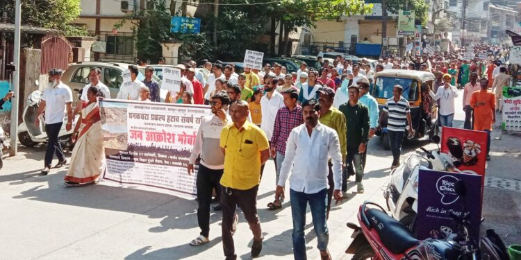 कर्जतकरांचा जनआक्रोश: घनकचरा प्रकल्प अन्यत्र हलवा