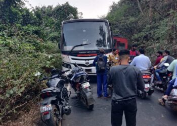 कार्लेखिंडीत शिवशाहीची दुचाकीला धडक; केटीएमस्वार जखमी