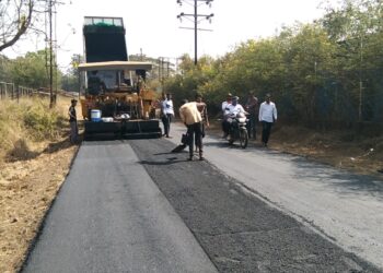 नेरळ-कशेळे मार्गावरील डांबरीकरण निकृष्ट