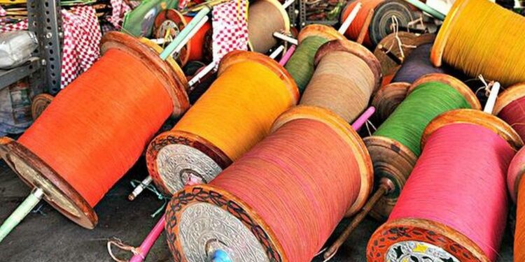 नायलॉन मांजाची बाजारात विक्री