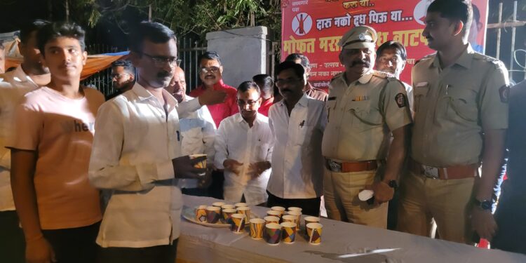 पोलिसांतर्फे पनवेलमध्ये मसाला दूध