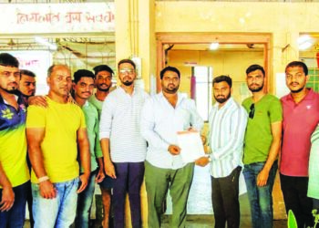 एसटी वेळापत्रकानुसार सोडण्यासाठी निवेदन