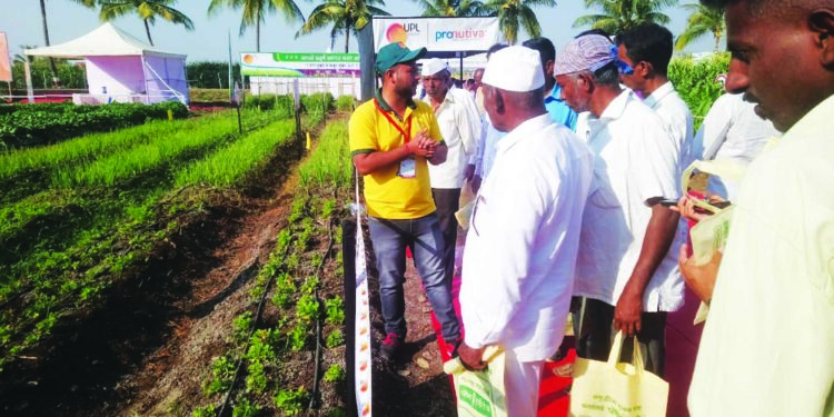 शेतकर्यांचा शेती विषयक अभ्यास दौरा